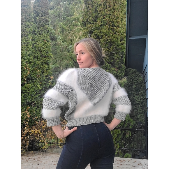 Vintage Canadian Hand Made Silver Knit White Angora  Sweater 80s Sz S - Picture 12 of 15
